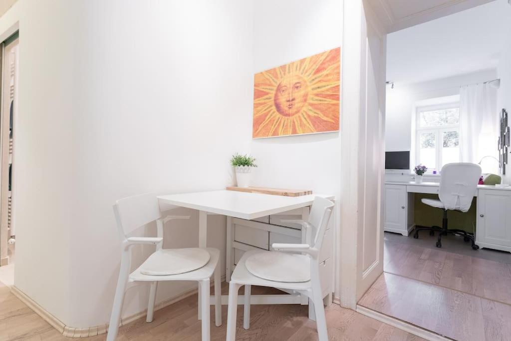 Danube Art Apartments Wina Bagian luar foto