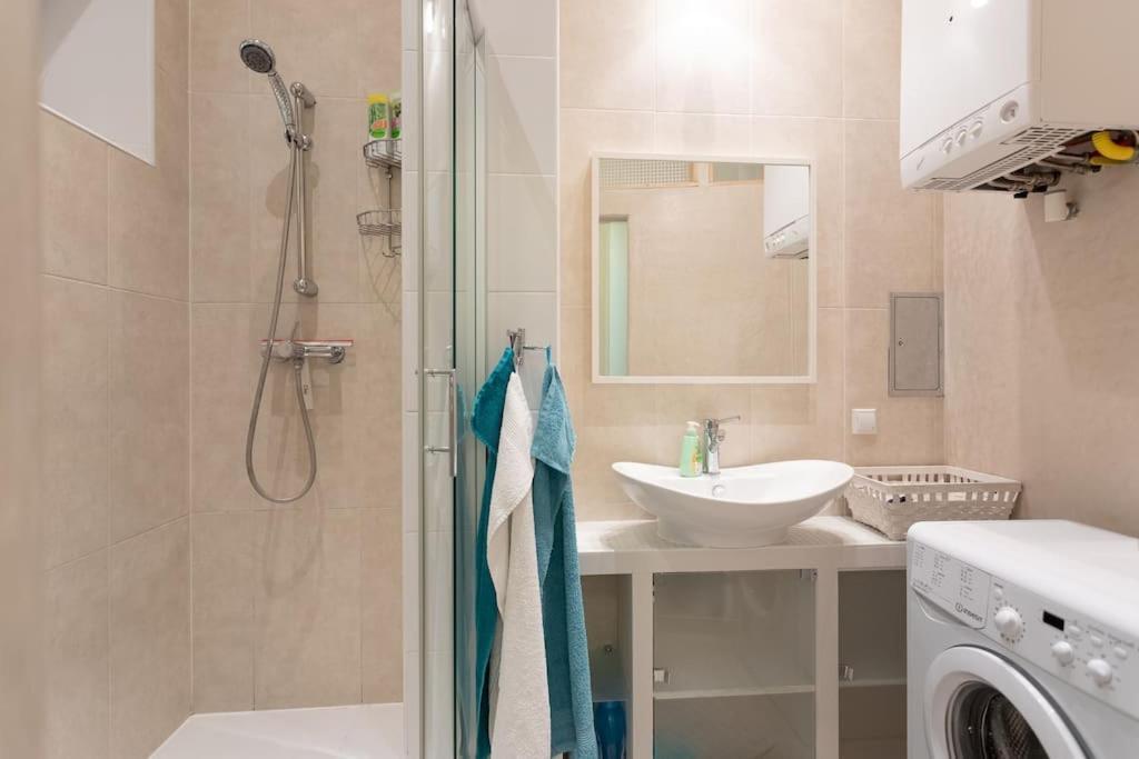 Danube Art Apartments Wina Bagian luar foto